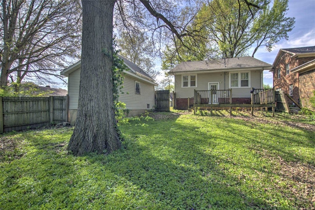 1336 Riverview Avenue Decatur, IL 62522 - Photo 16 of 22 Gallery Image 16