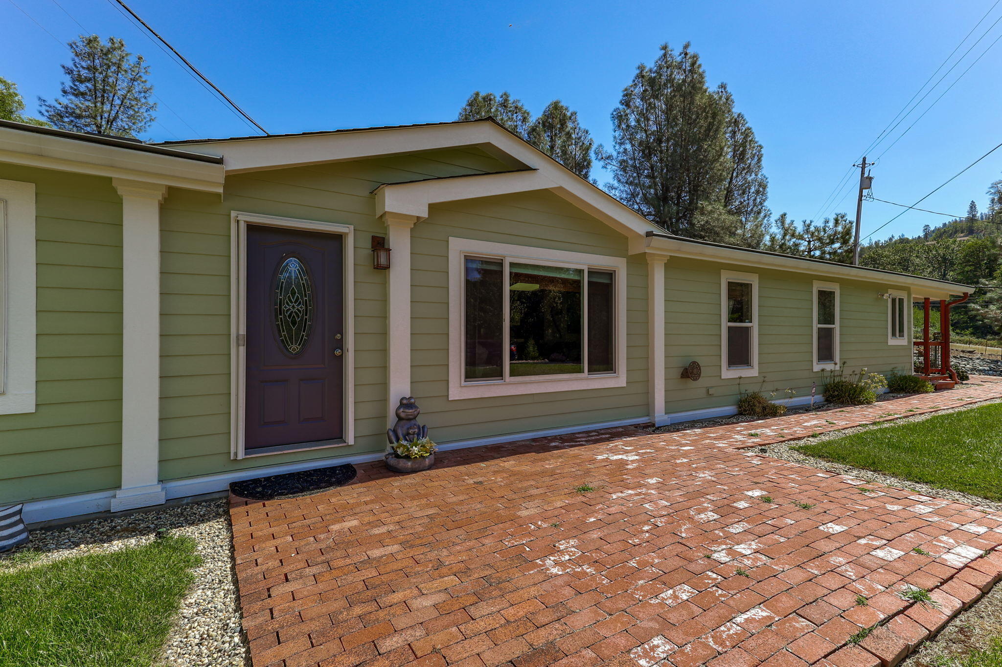 551 Lewiston Road Lewiston, CA 96052 - Photo 2 of 51 a front view of a house with a yard
