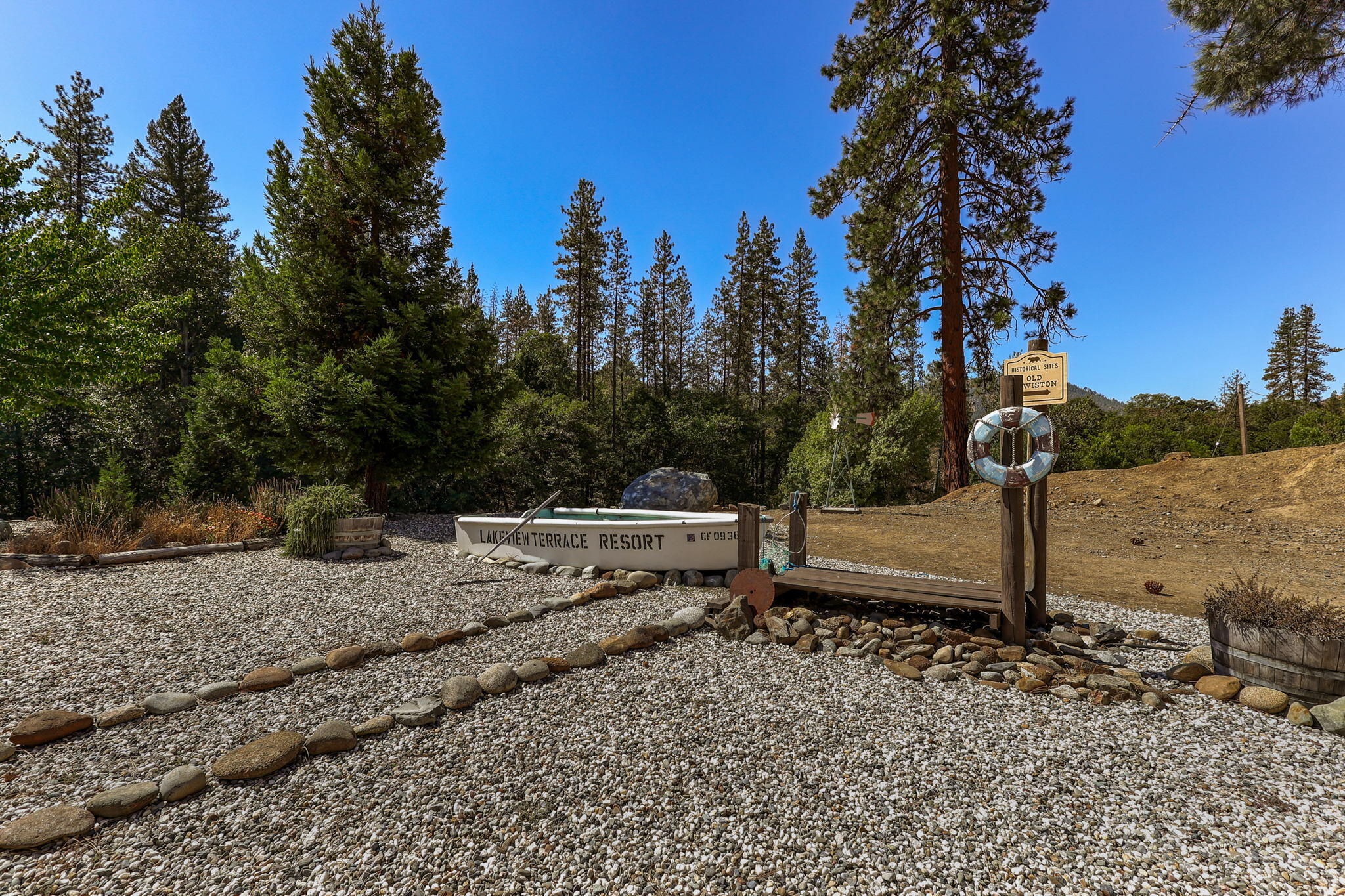 551 Lewiston Road Lewiston, CA 96052 - Photo 38 of 51 a view of a yard with wooden fence