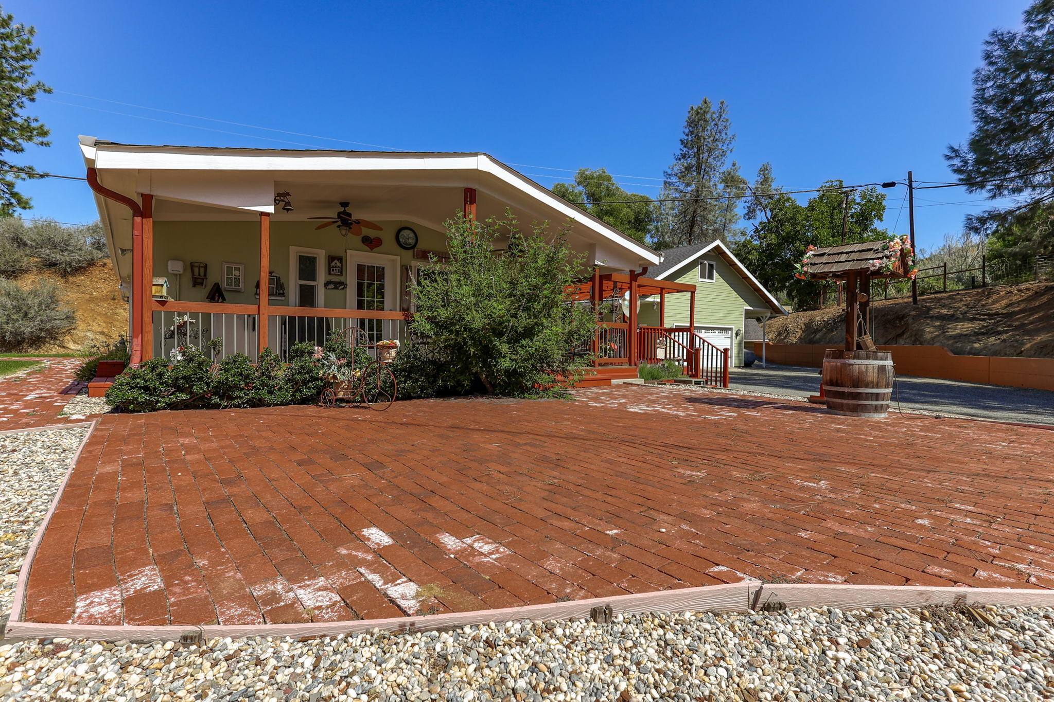 551 Lewiston Road Lewiston, CA 96052 - Photo 41 of 51 a front view of a house with a yard