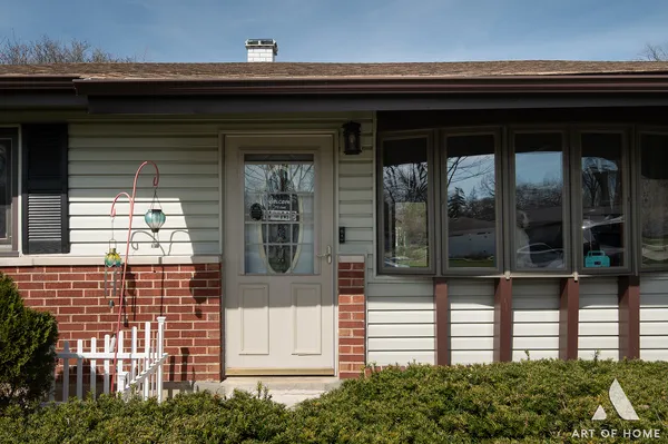 $399,990 | 520 Glendale Lane, Hoffman Estates, IL 60169