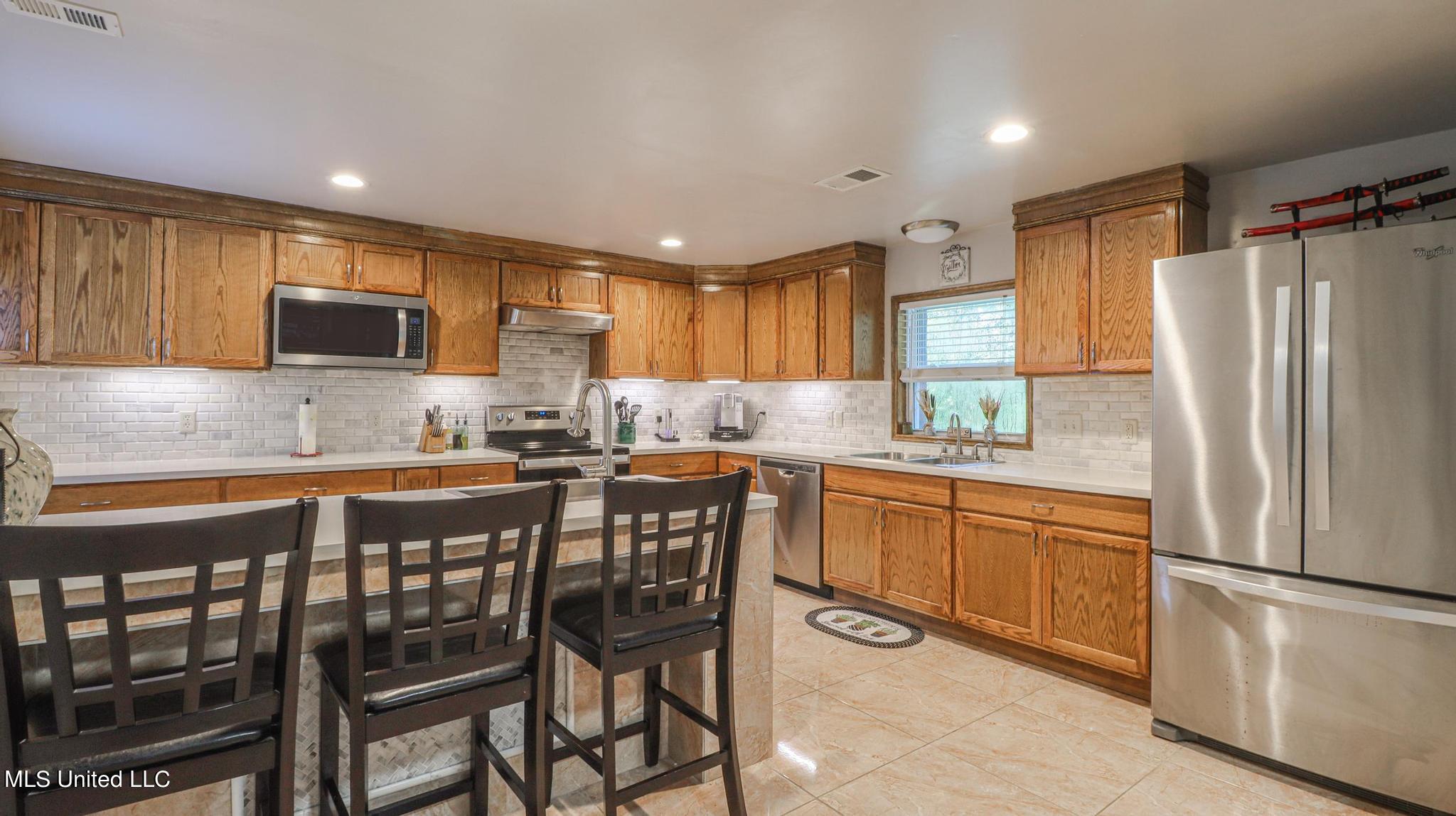14148 John Lee Road Biloxi, MS 39532 - Photo 4 of 33 14148 John Lee-14000