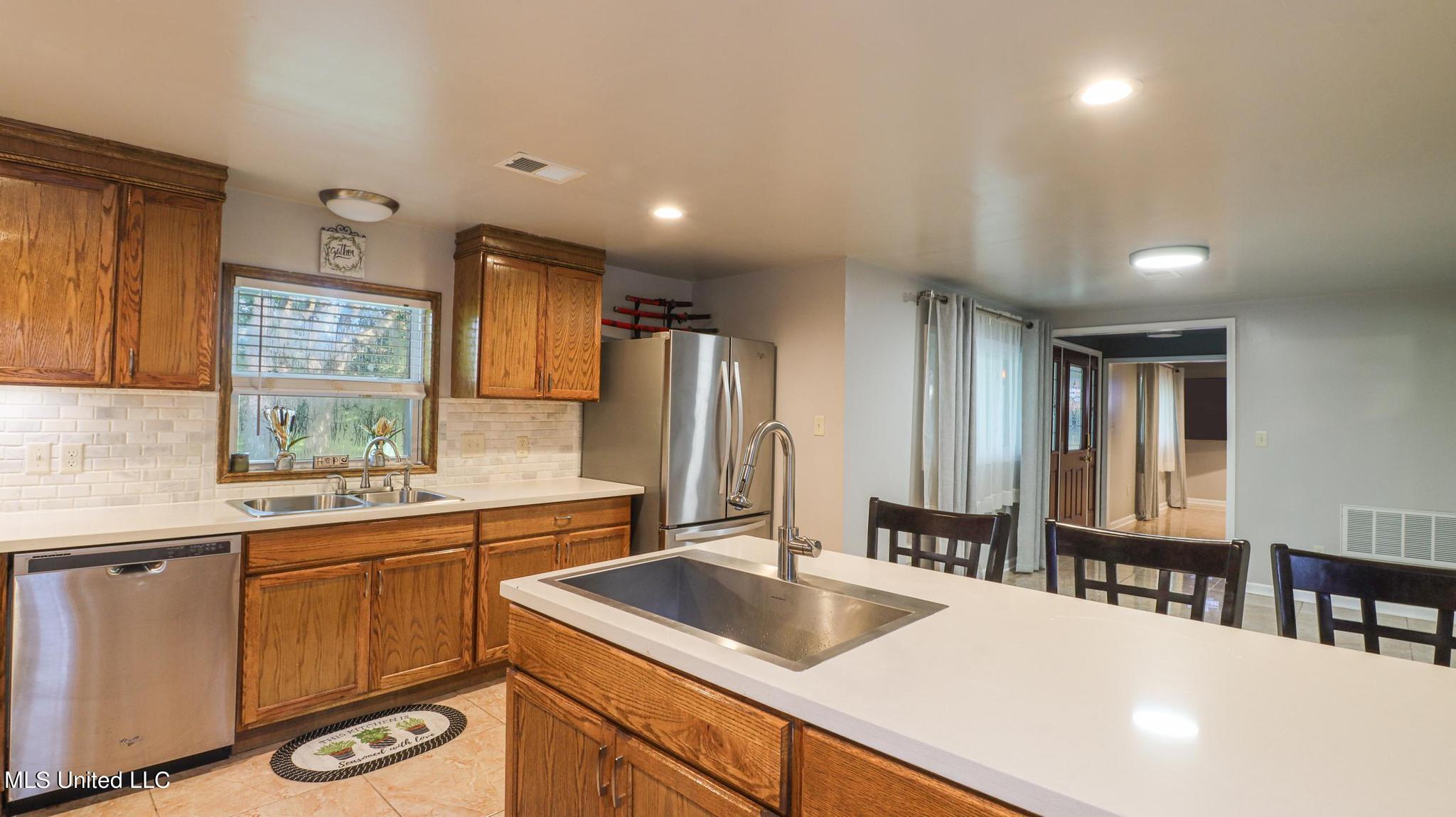 14148 John Lee Road Biloxi, MS 39532 - Photo 6 of 33 14148 John Lee-14004