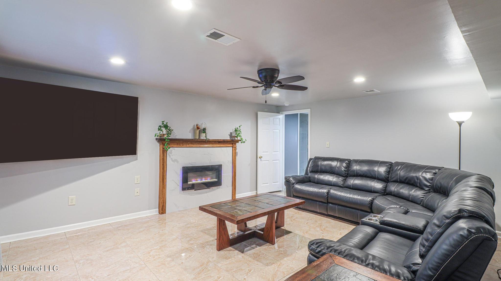 14148 John Lee Road Biloxi, MS 39532 - Photo 8 of 33 14148 John Lee-14006