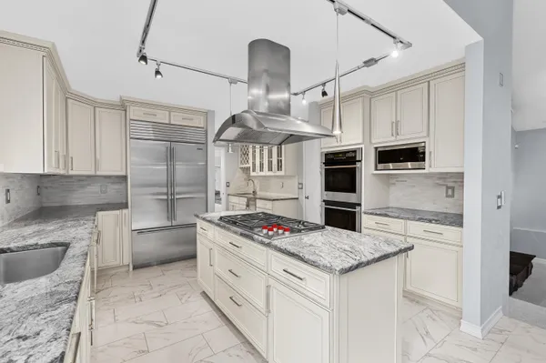 $995,500 | 7129 Lakeridge Place, Kalamazoo, MI 49009