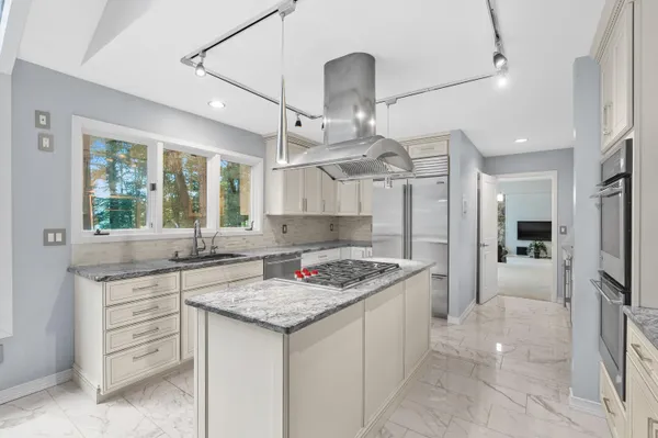 $995,500 | 7129 Lakeridge Place, Kalamazoo, MI 49009