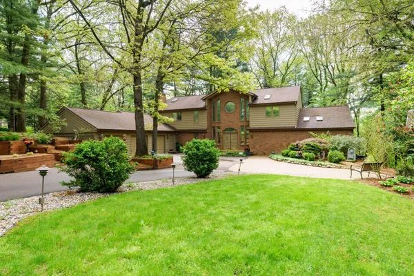$995,500 | 7129 Lakeridge Place, Kalamazoo, MI 49009