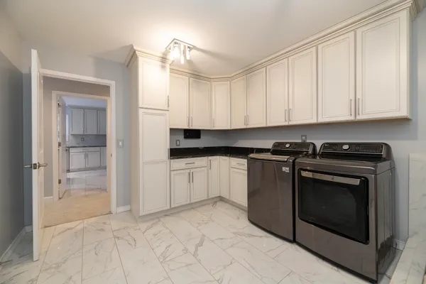 $995,500 | 7129 Lakeridge Place, Kalamazoo, MI 49009