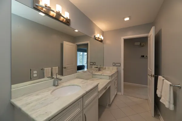 $995,500 | 7129 Lakeridge Place, Kalamazoo, MI 49009