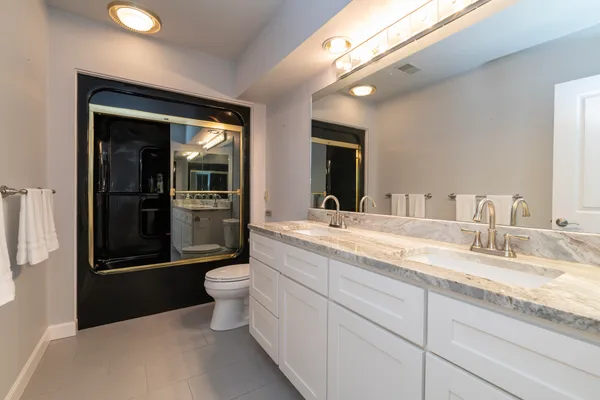 $995,500 | 7129 Lakeridge Place, Kalamazoo, MI 49009