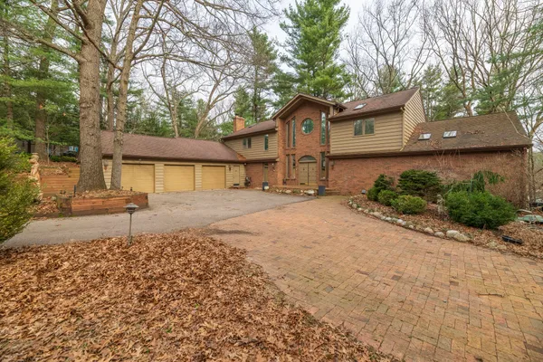 $995,500 | 7129 Lakeridge Place, Kalamazoo, MI 49009