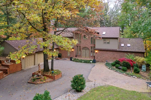 $995,500 | 7129 Lakeridge Place, Kalamazoo, MI 49009