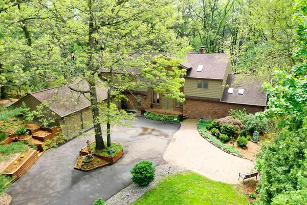 $995,500 | 7129 Lakeridge Place, Kalamazoo, MI 49009