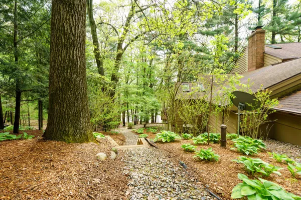 $995,500 | 7129 Lakeridge Place, Kalamazoo, MI 49009
