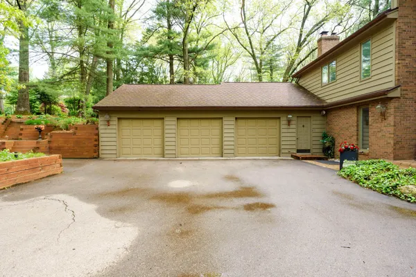 $995,500 | 7129 Lakeridge Place, Kalamazoo, MI 49009