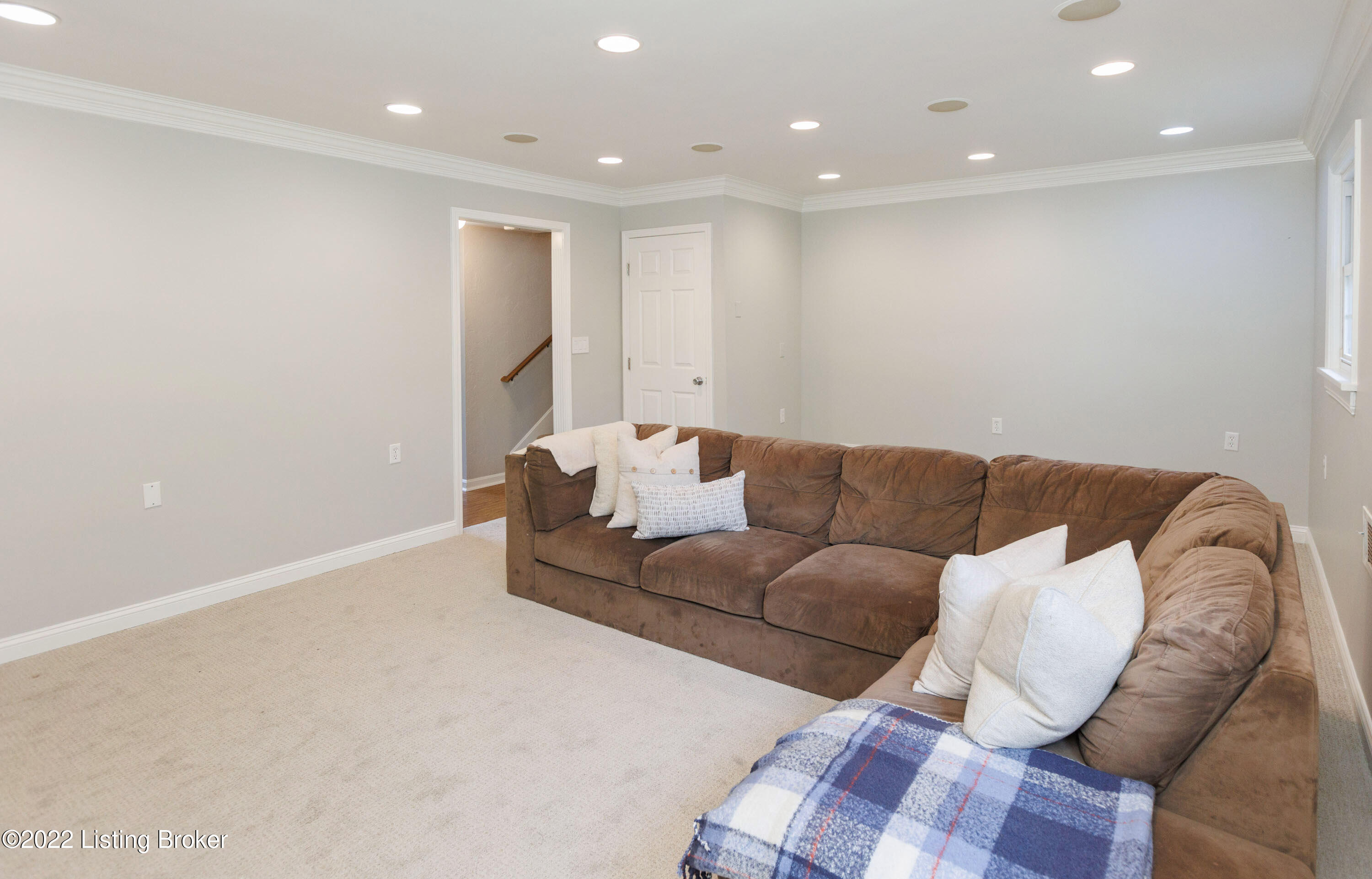 3009 Lexham Road Louisville, KY 40220 - Photo 15 of 38 019