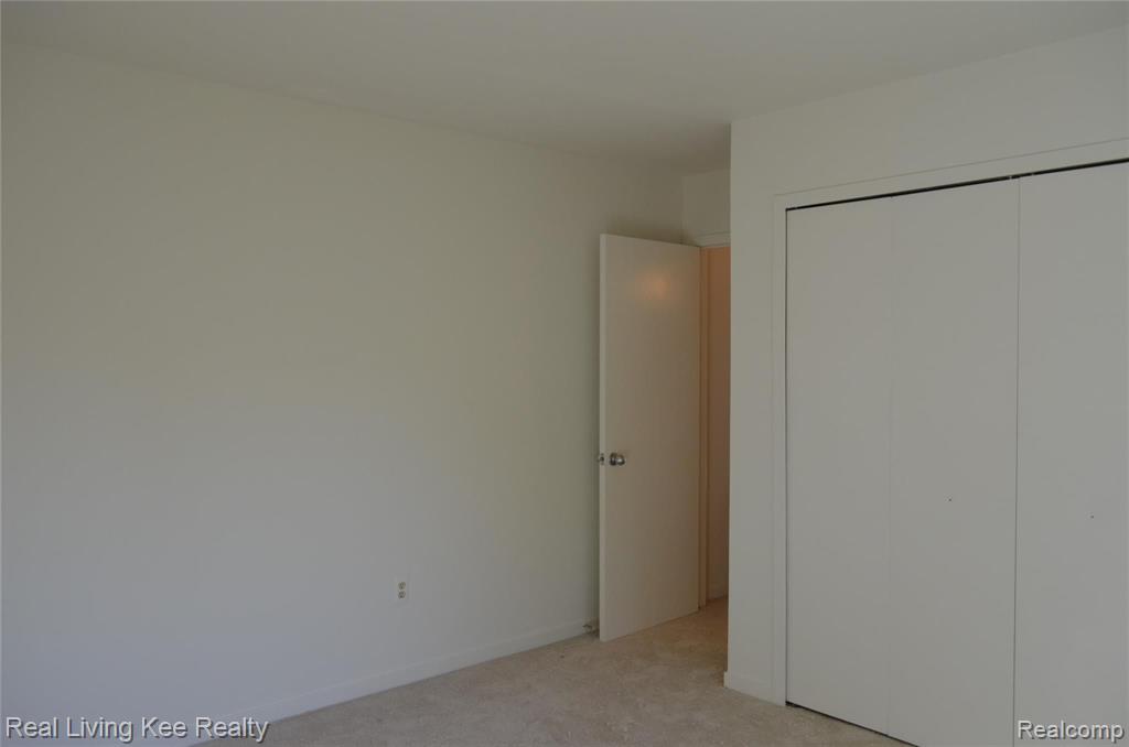 688 Charing Court Rochester Hills, MI 48307 - Photo 14 of 20