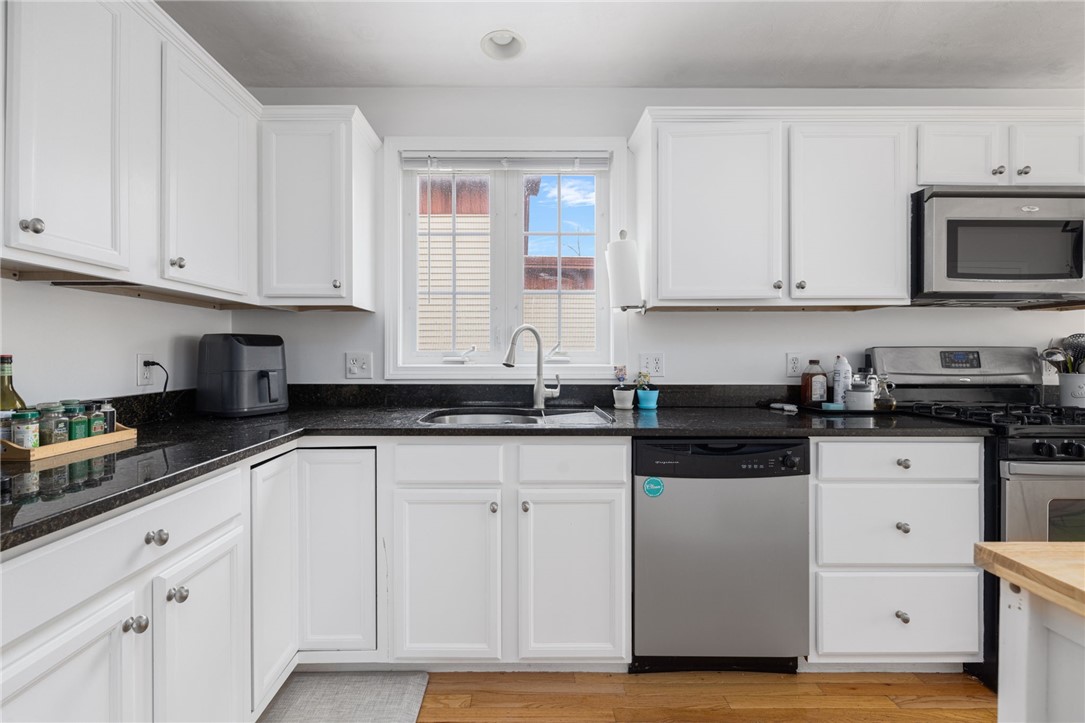 26 7th Street, Unit 1 Providence, RI 02906 - Photo 7 of 40