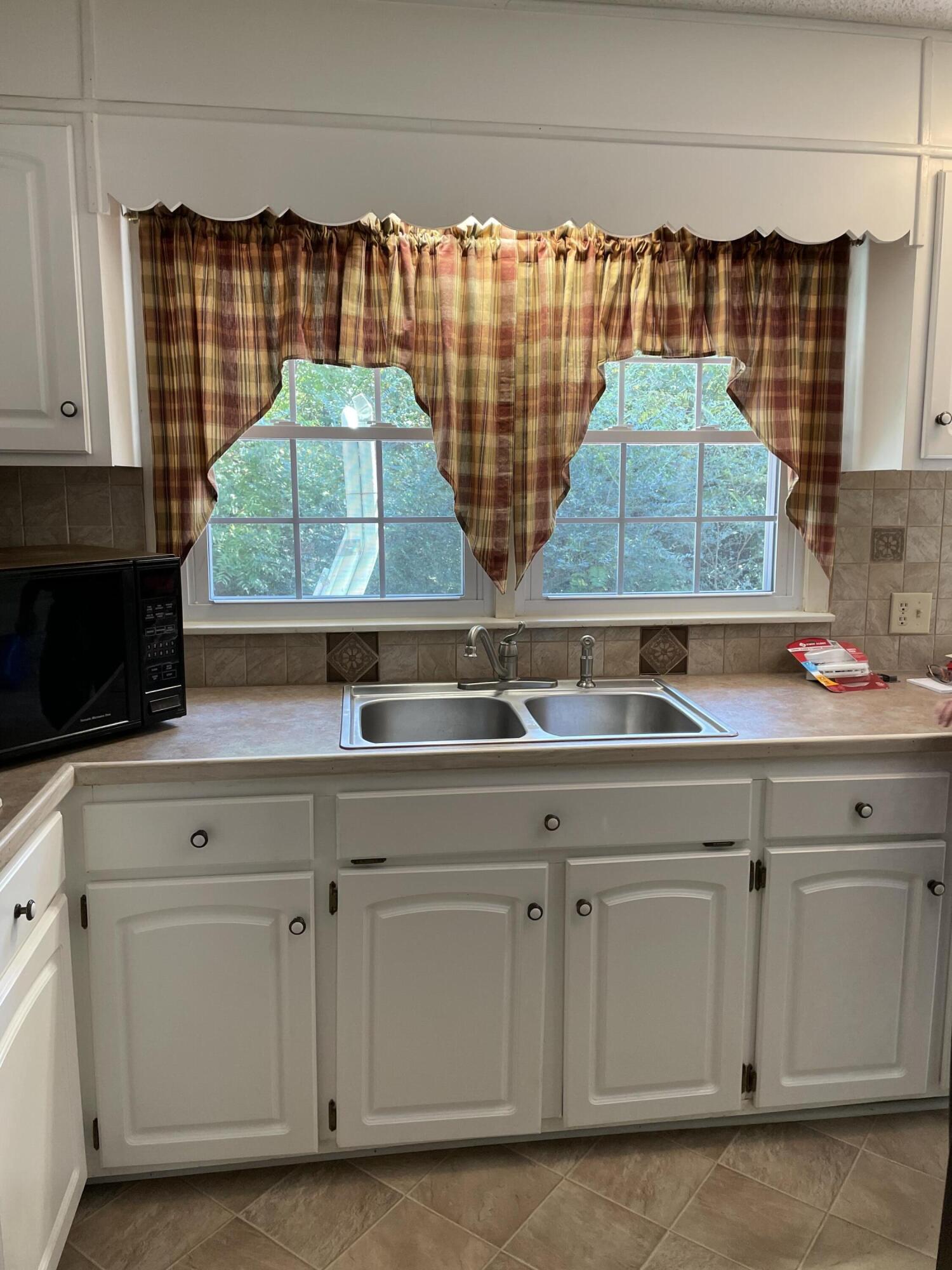 348 Cold Springs Road Blountville, TN 37617 - Photo 4 of 13 0005DF69-C290-4130-9622-3268EAF48038