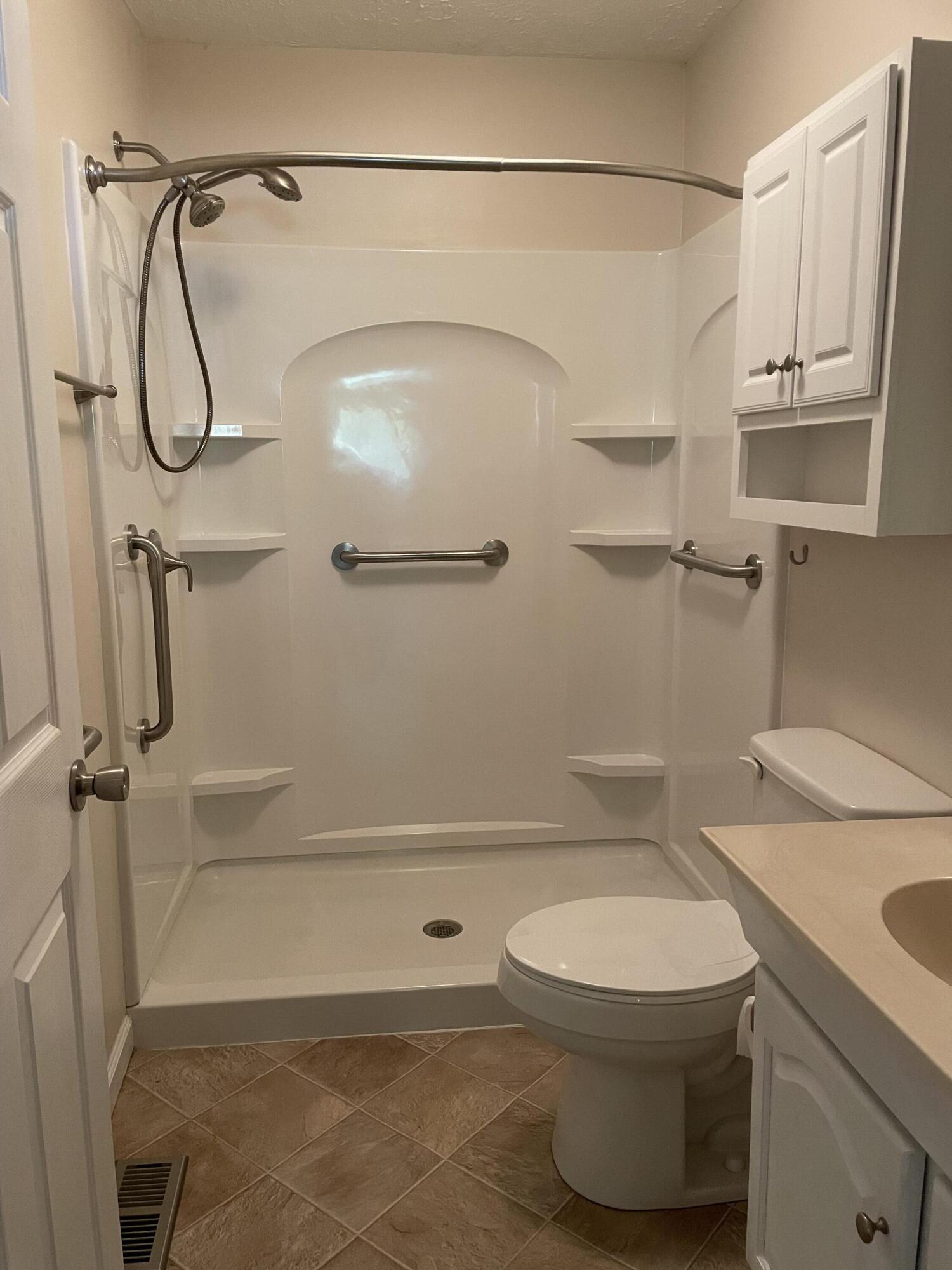 348 Cold Springs Road Blountville, TN 37617 - Photo 7 of 13 7A06A4A1-522E-4084-96F0-E4BD5623338A