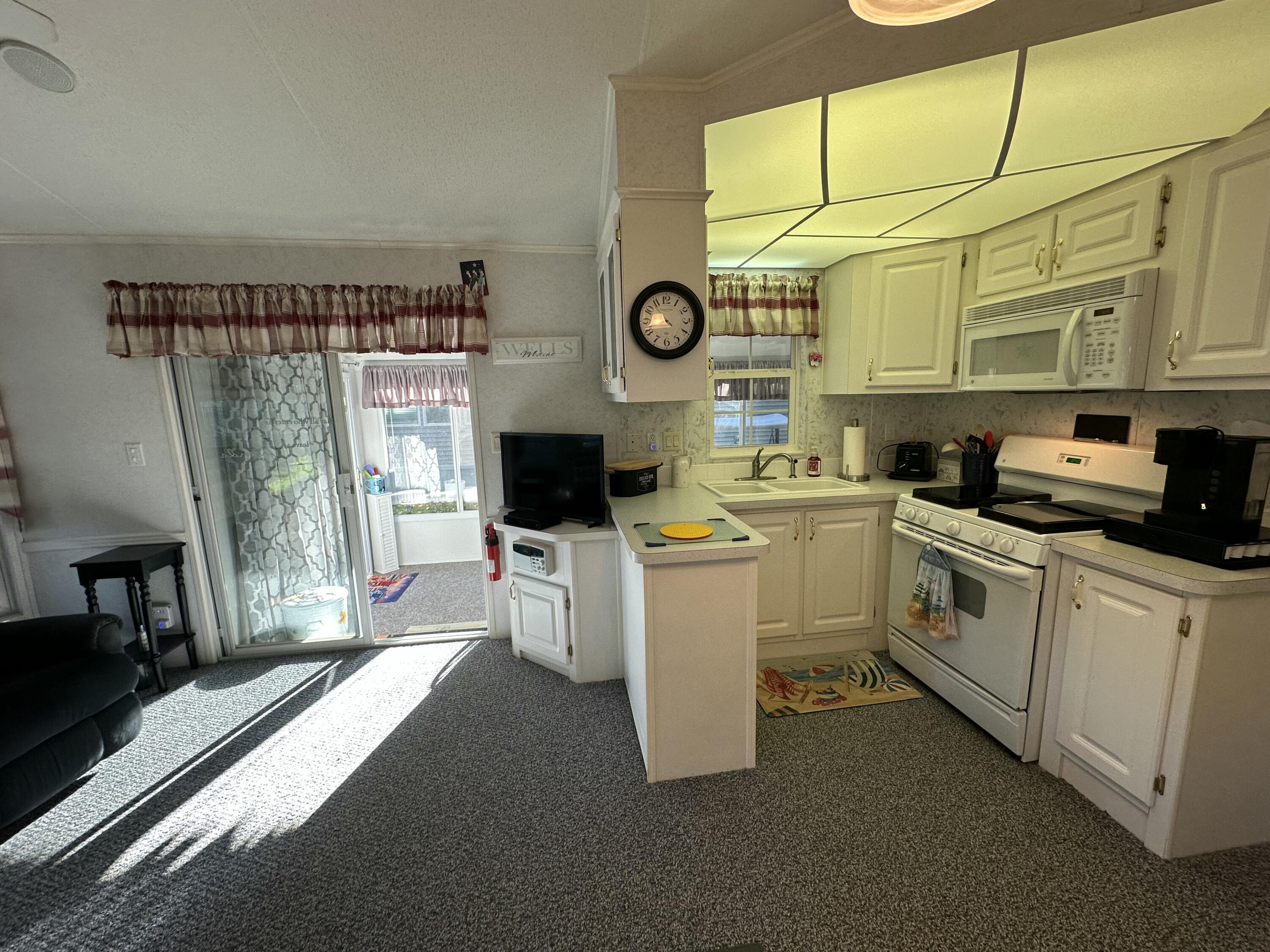 150 Chapel Road, Unit 616 Wells, ME 04090 - Photo 9 of 27 IMG_0263 2