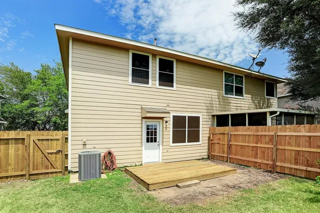 $1,725 | 281 Brandy Ridge Lane, Dickinson, TX 77539