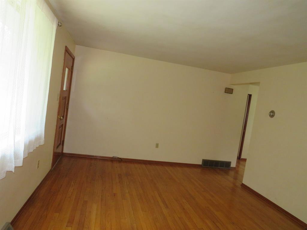 435 Hemphill Road Tarentum, PA 15084 - Photo 7 of 30