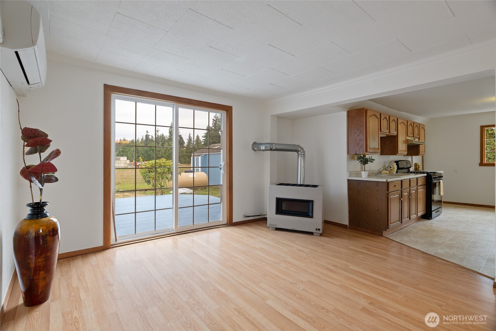 7007 Dahlberg Road Ferndale, WA 98248 - Photo 9 of 35 a view of kitchen and a window