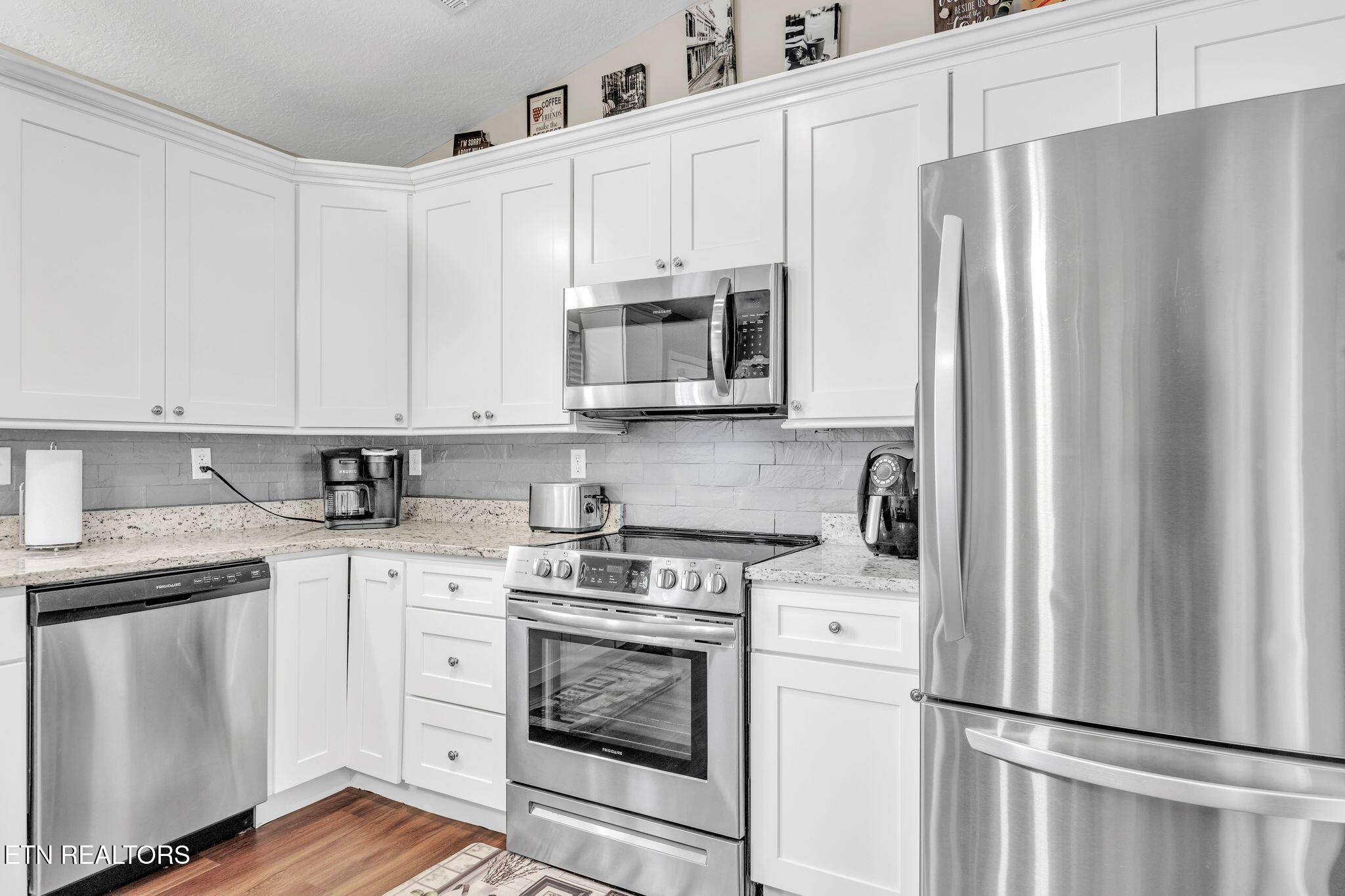 7157 Alice Springs Lane Corryton, TN 37721 - Photo 7 of 21 16-web-or-mls-7157 Alice Springs-7609