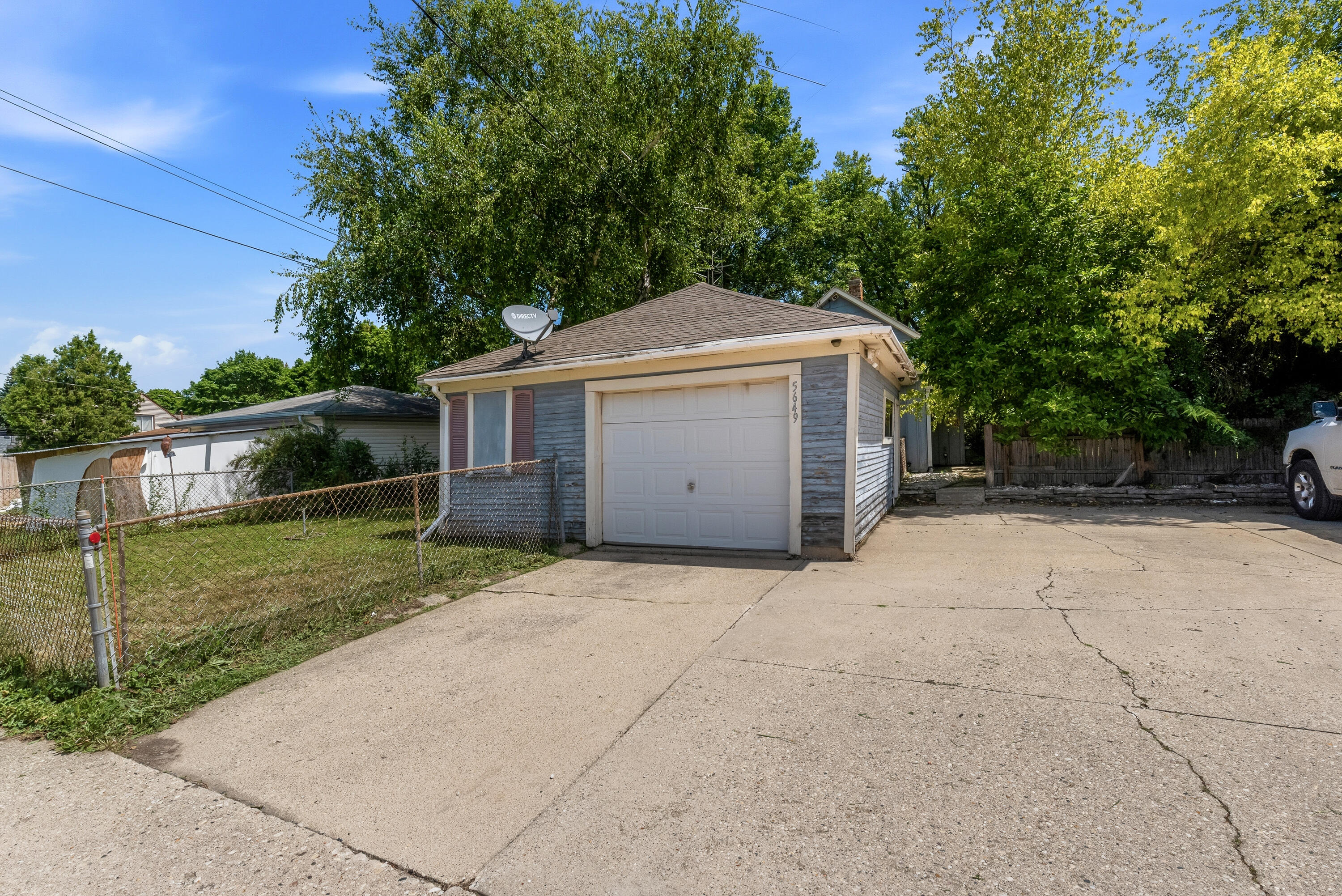 5649 North 78th Street Milwaukee, WI 53218 - Photo 19 of 23 5649 N 78th St-16