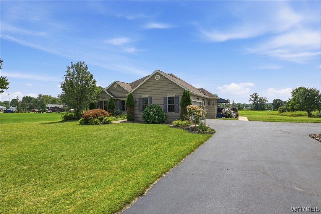 4922 Beach Ridge Road Lockport, NY 14094 - Photo 12 of 50 Gallery Image 12