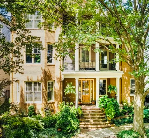$1,099,900 | 511 Monteigne Boulevard, Memphis, TN 38103