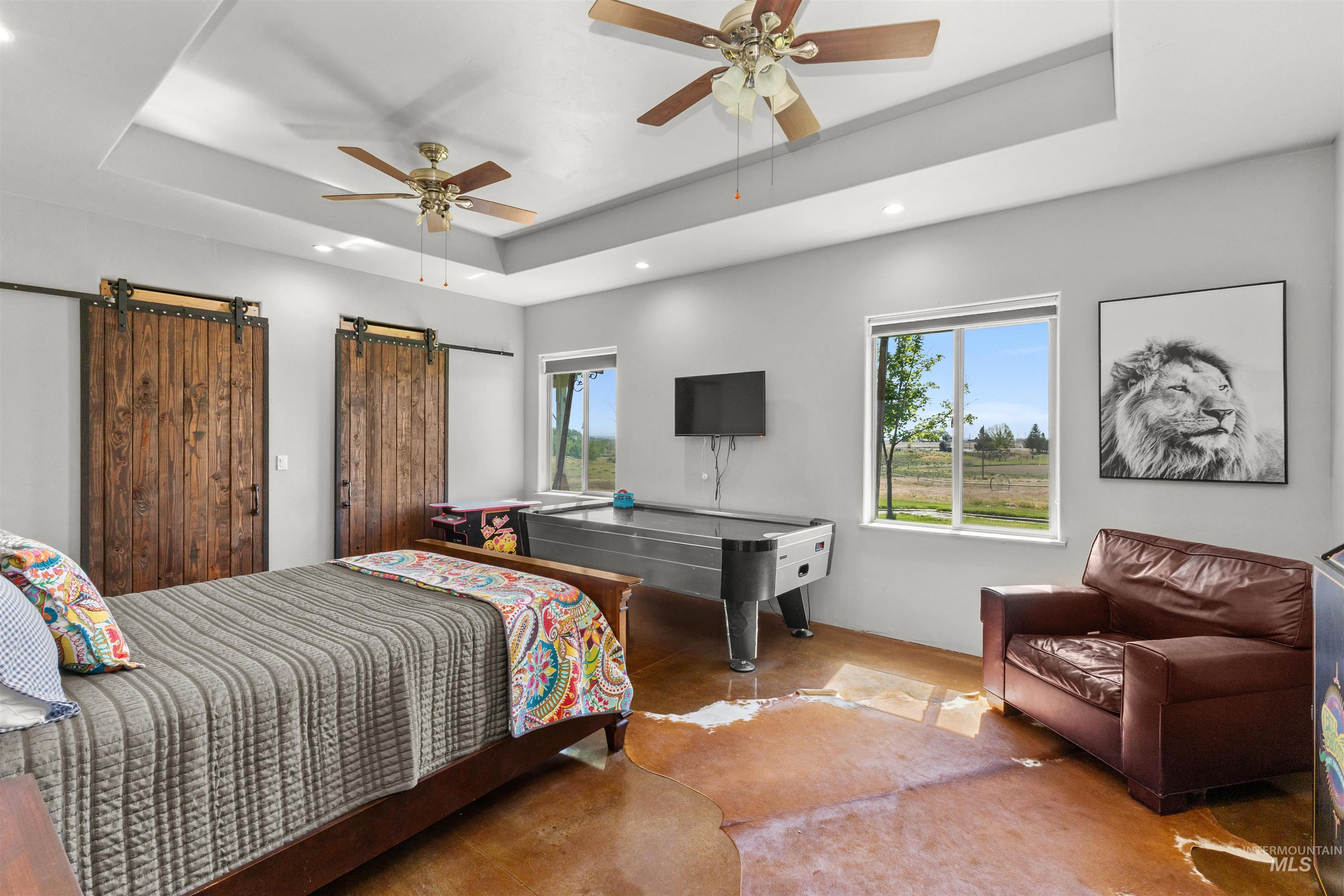 1030 Desert Glen Road Adrian, OR 97901 - Photo 12 of 47 Tray ceiling with recessed lighting and two ceiling fans