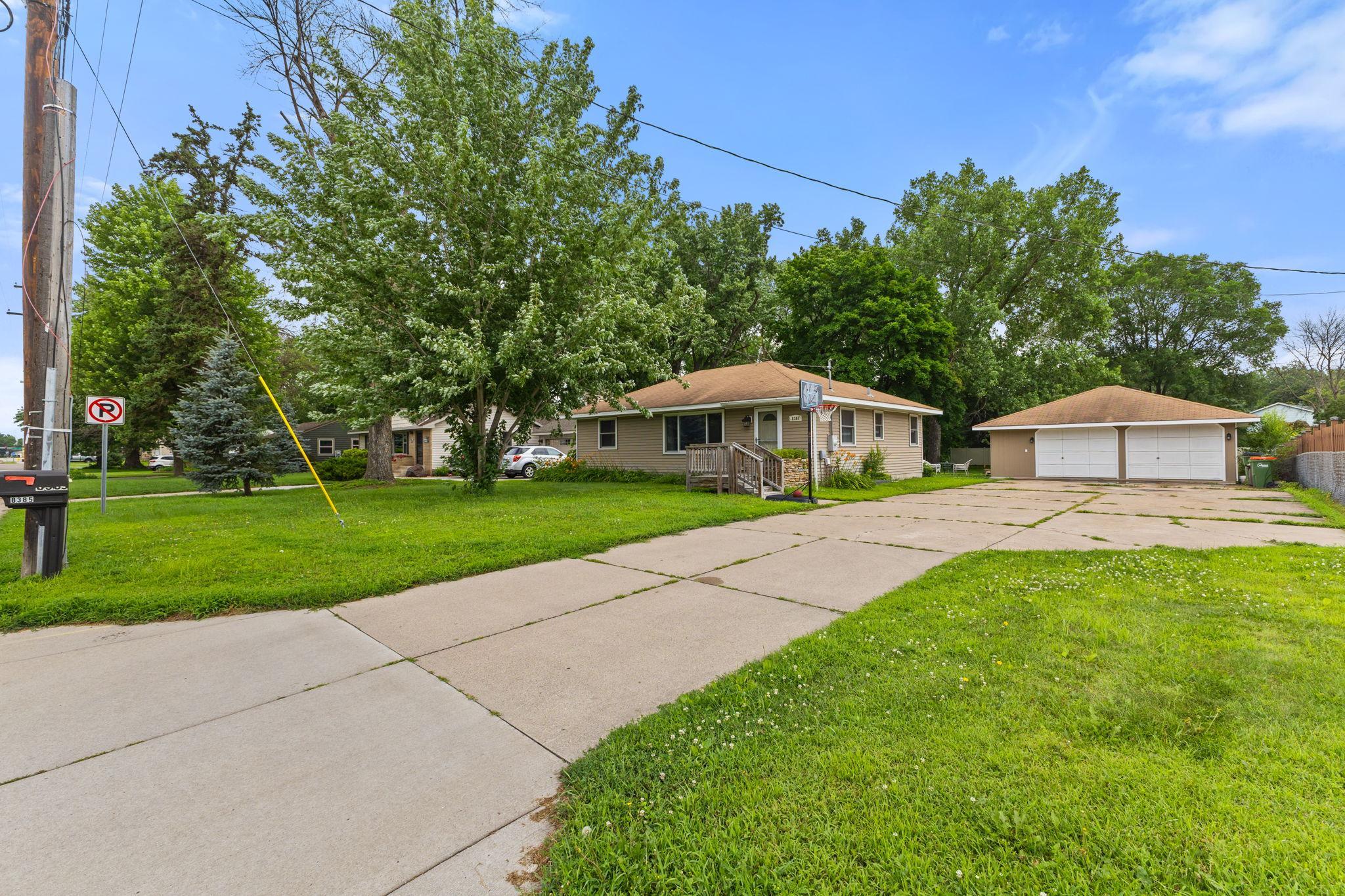8385 East River Road Northwest Coon Rapids, MN 55433 - Photo 5 of 31 Gallery Image 5