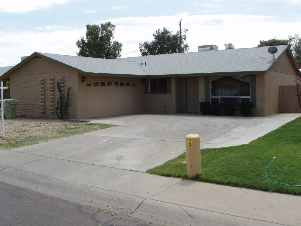 6415 West Lawrence Road Glendale, AZ 85301 - Photo 1 of 19 P1010193