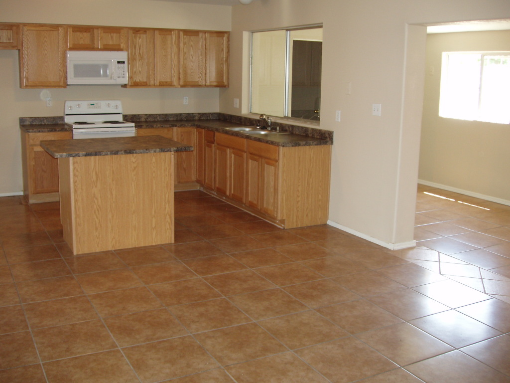 6415 West Lawrence Road Glendale, AZ 85301 - Photo 7 of 19 P1010175