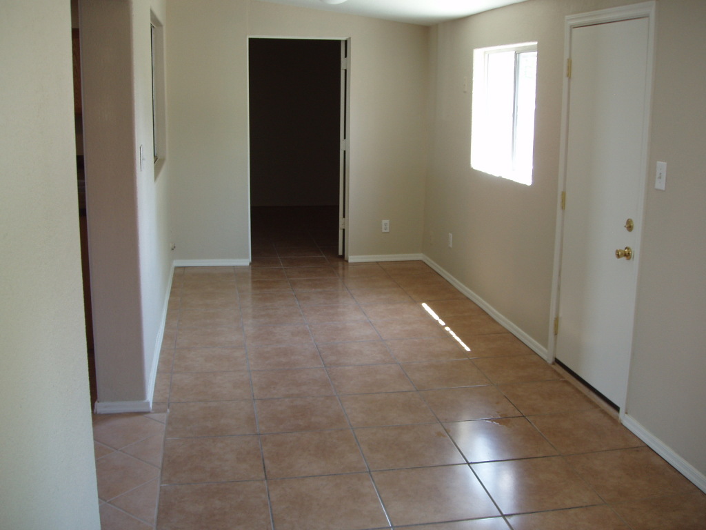 6415 West Lawrence Road Glendale, AZ 85301 - Photo 8 of 19 P1010176