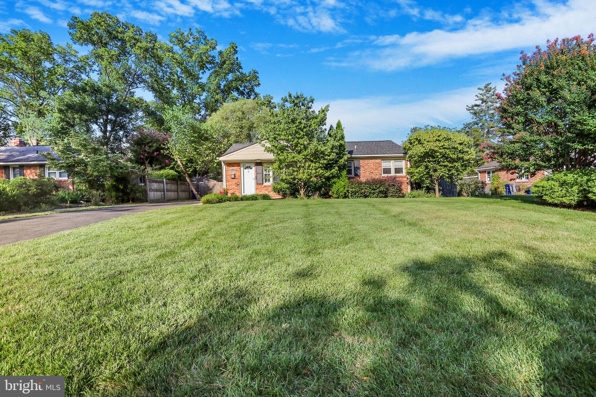 8011 Jackson Road Alexandria, VA 22308 - Photo 3 of 64