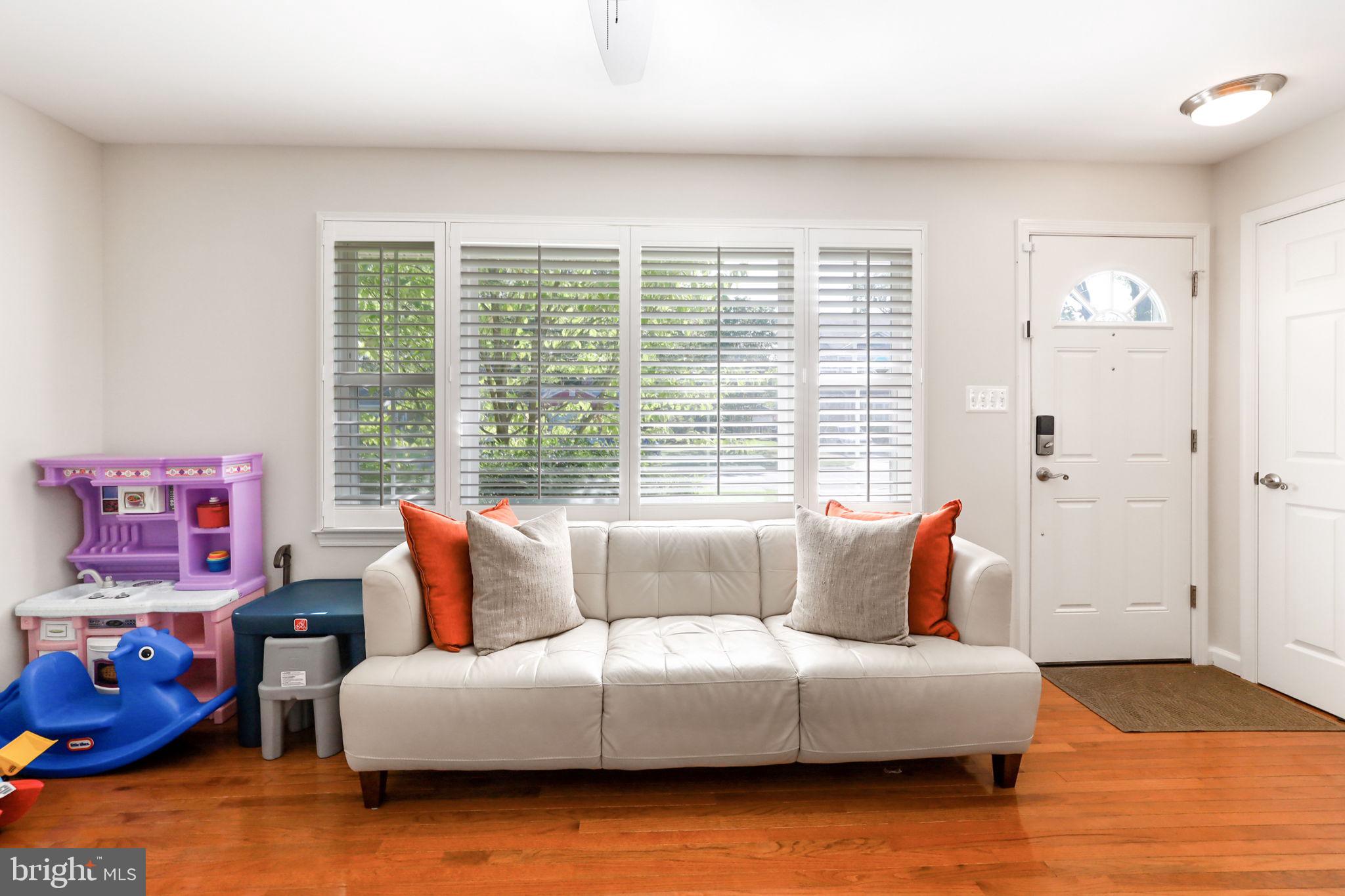 8011 Jackson Road Alexandria, VA 22308 - Photo 4 of 64