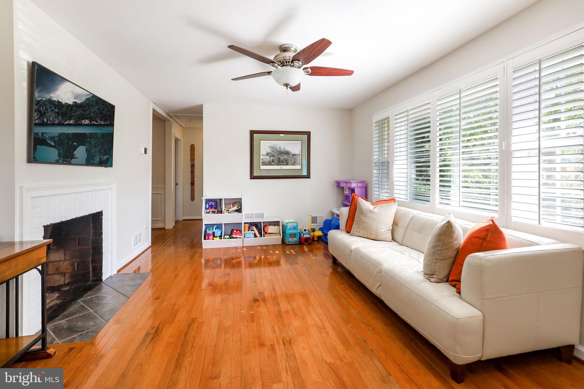 8011 Jackson Road Alexandria, VA 22308 - Photo 5 of 64