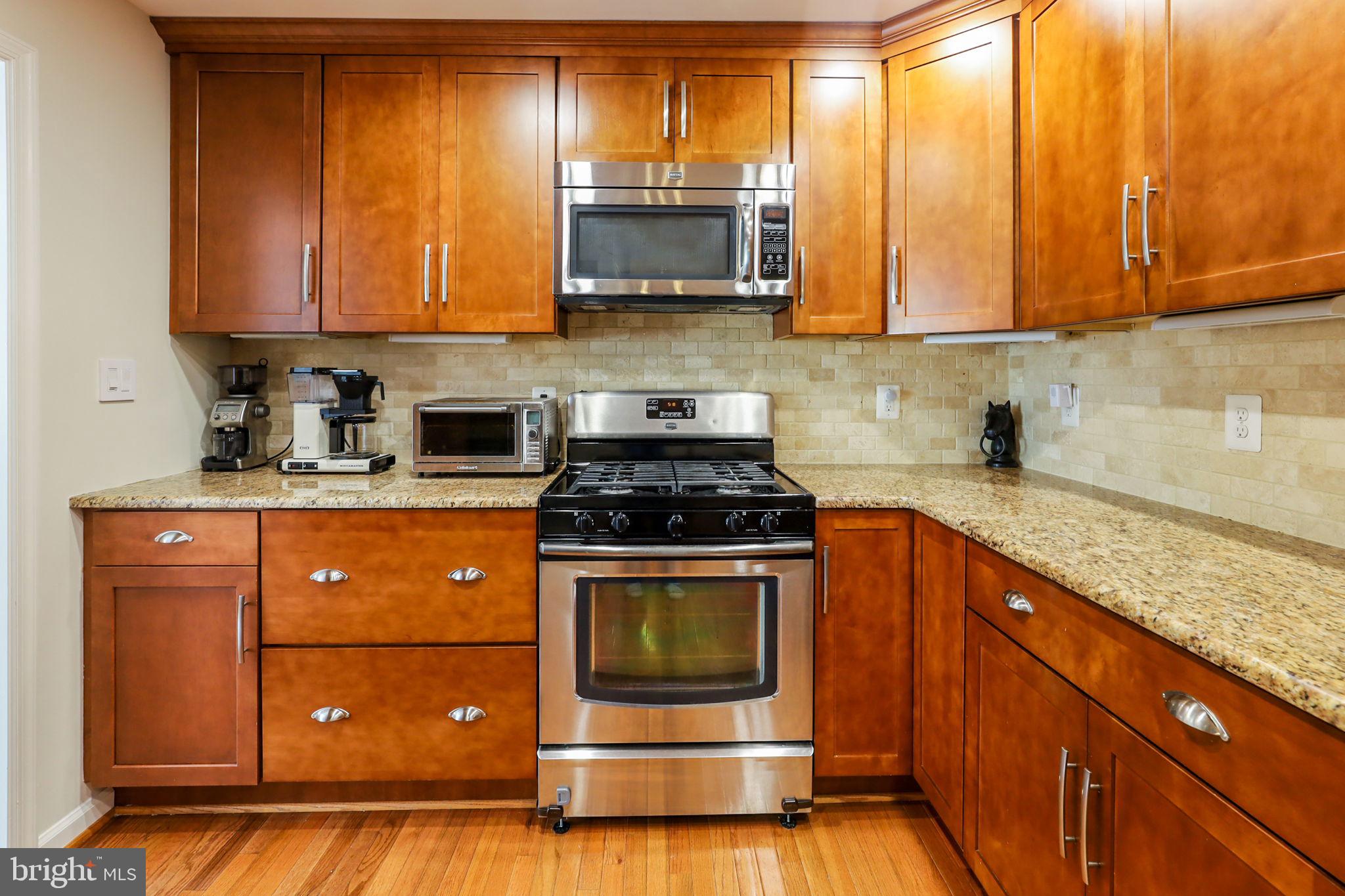 8011 Jackson Road Alexandria, VA 22308 - Photo 8 of 64