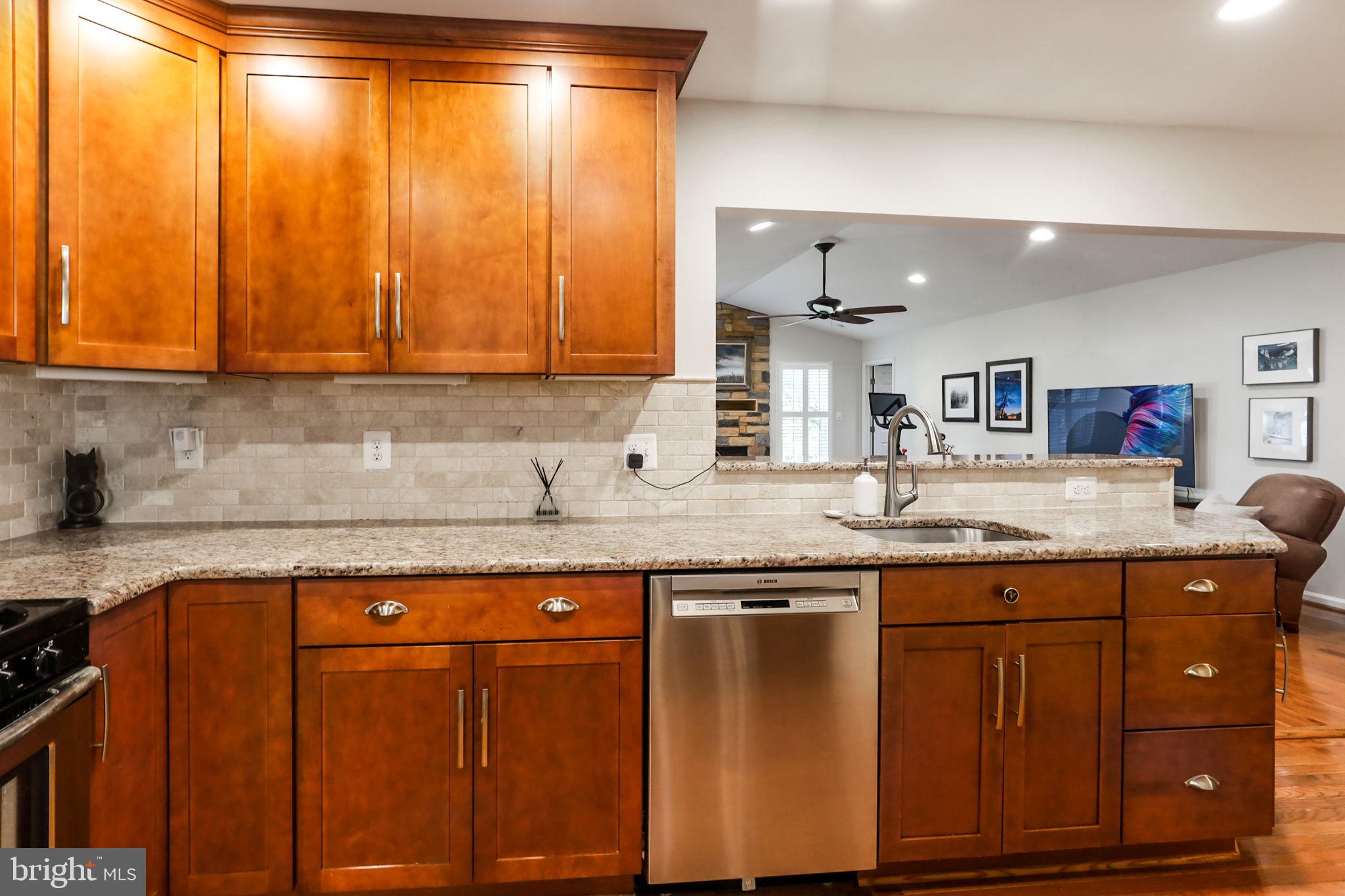 8011 Jackson Road Alexandria, VA 22308 - Photo 10 of 64