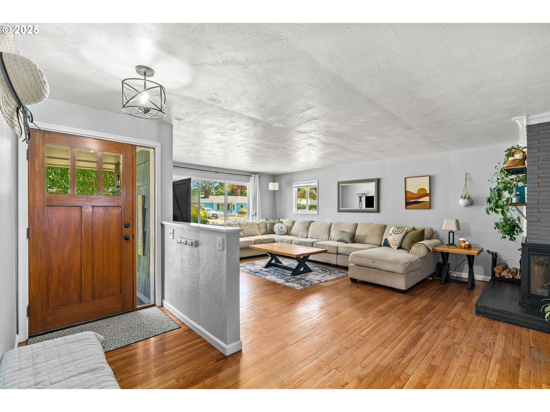 986 Archie Street Eugene, OR 97402 - Photo 3 of 37