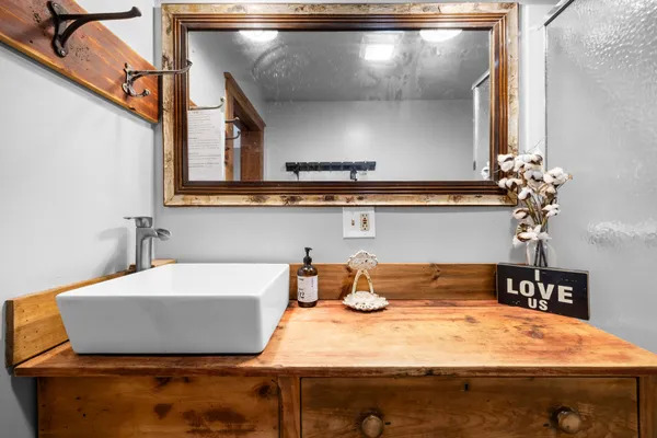 $608,000 | 69 Laffin Road, Frankfort, ME 04438