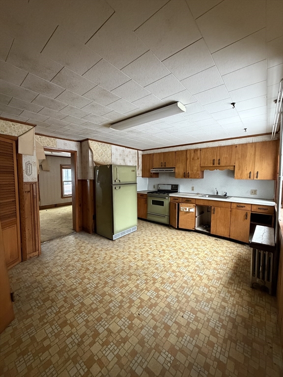 4-10 Glover Court Boston, MA 02127 - Photo 3 of 22