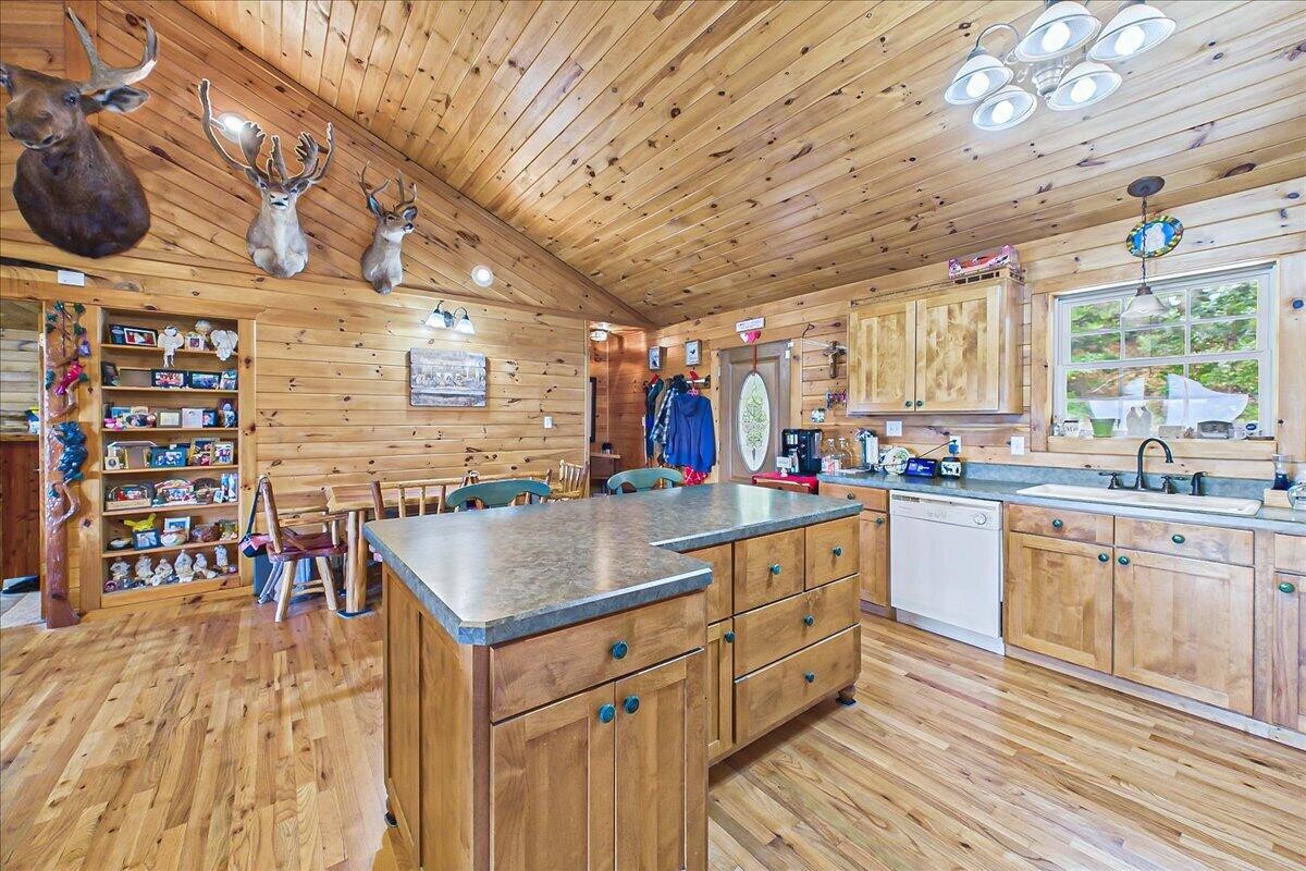 810 Belltown Road Tellico Plains, TN 37385 - Photo 12 of 53