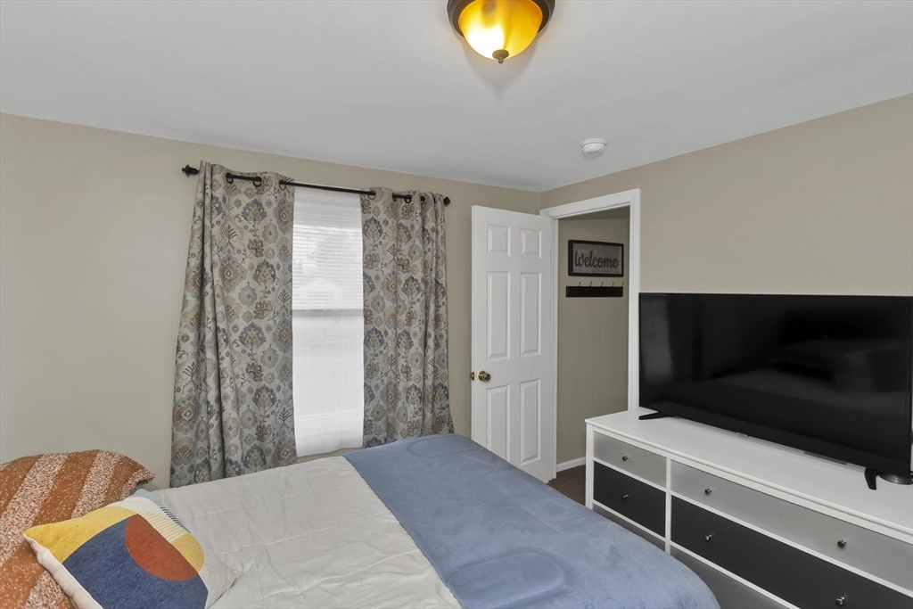 4 Jean Drive Springfield, MA 01104 - Photo 24 of 33