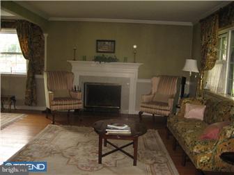 38 Fairhill Road Morton, PA 19070 - Photo 9 of 12 Living Room