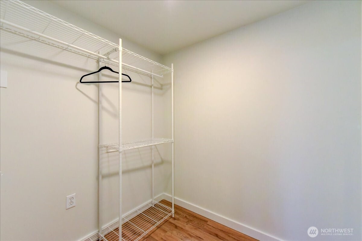 3228 57th Avenue Southwest Seattle, WA 98116 - Photo 32 of 38