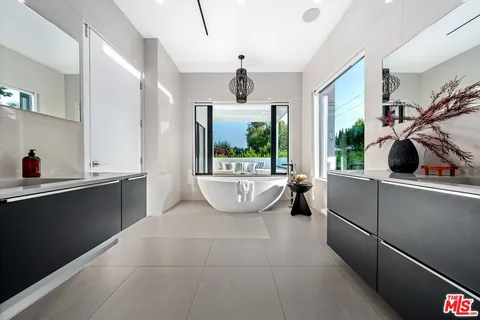 $3,995,000 | 1609 North Stanley Avenue, Los Angeles, CA 90046